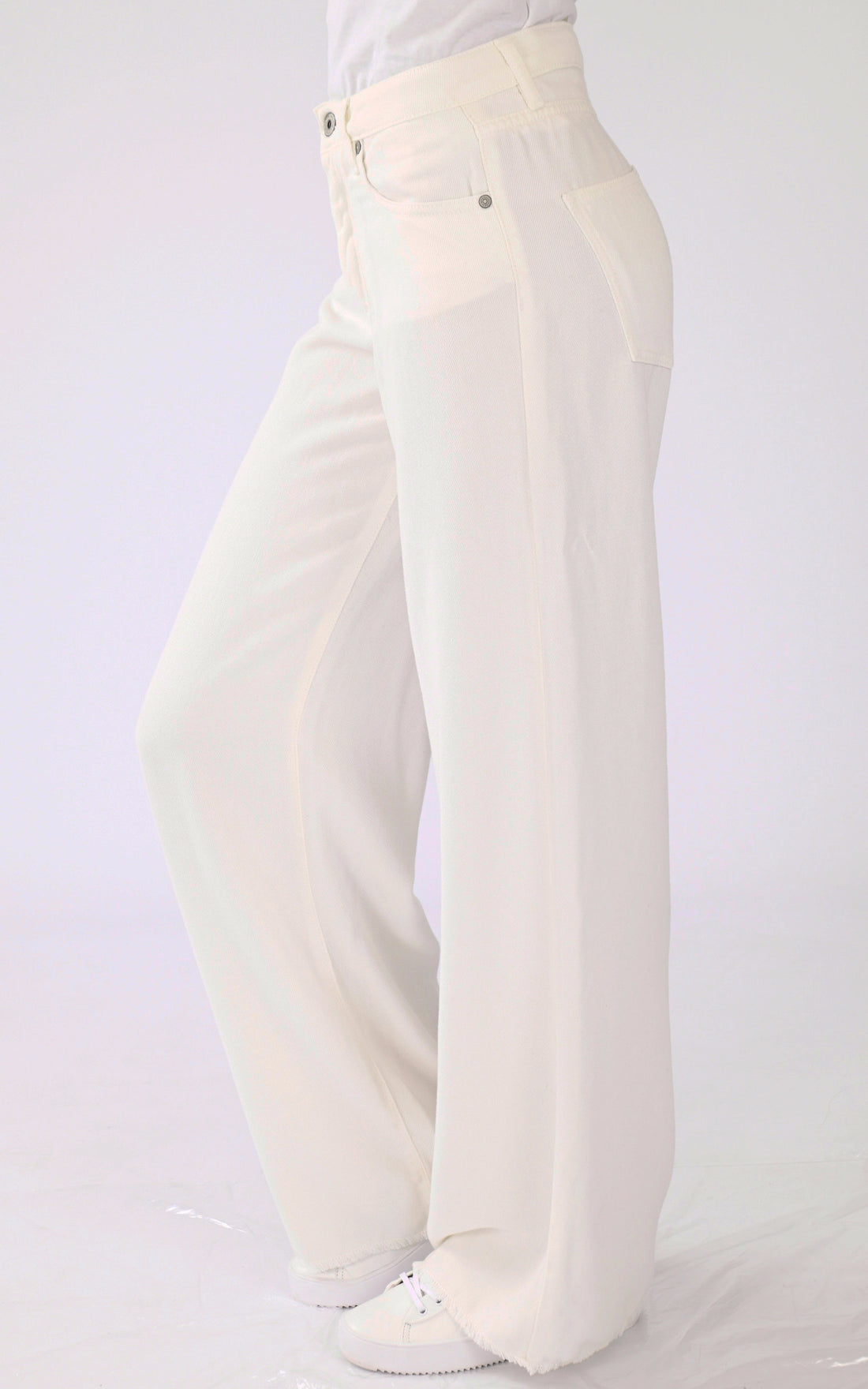 A &quot;JUDE&quot; Ecru Denim Studio Pantalon Femme opened photo