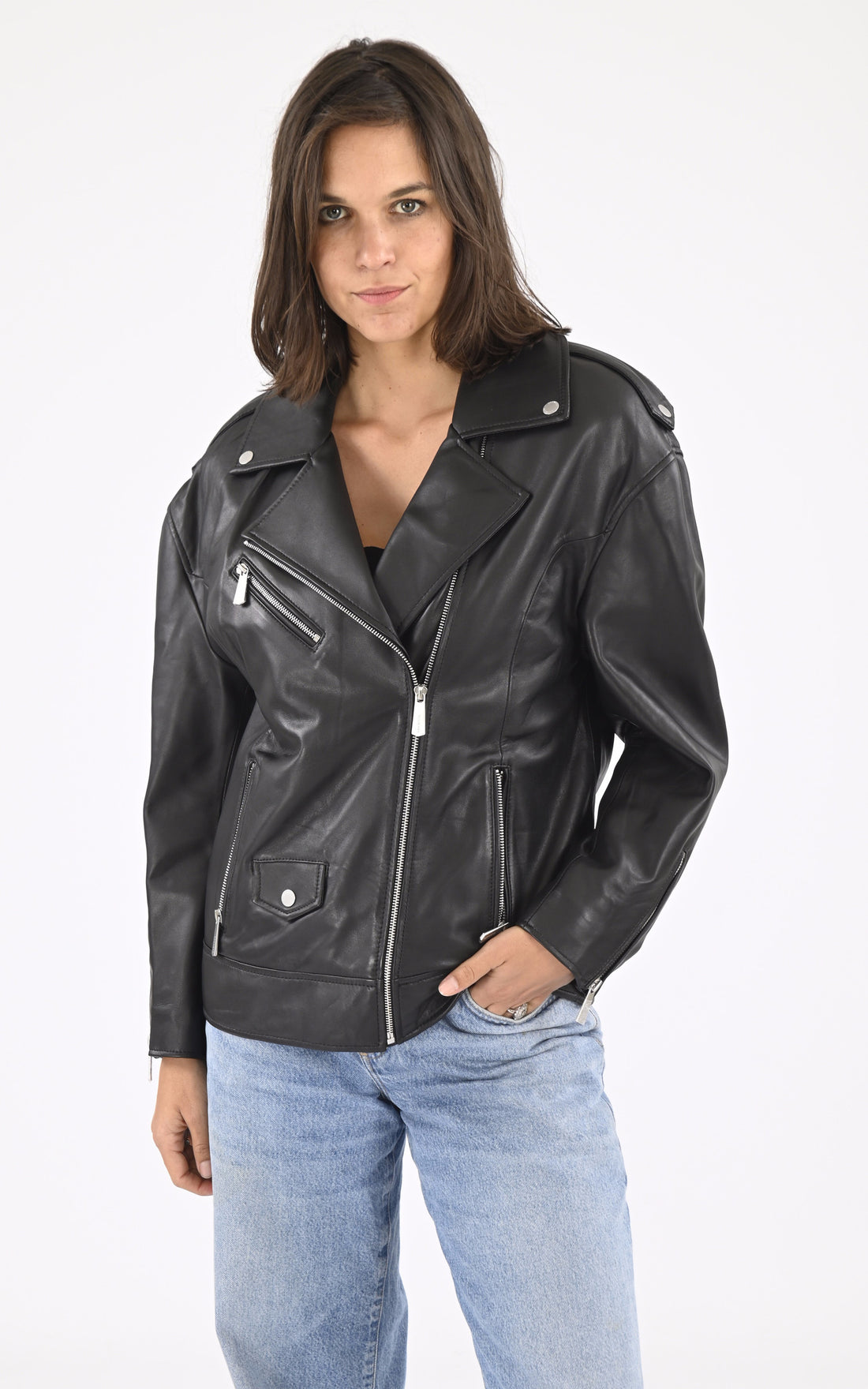 A &quot;DREW 64942&quot; Noir Oakwood Perfecto Femme opened photo