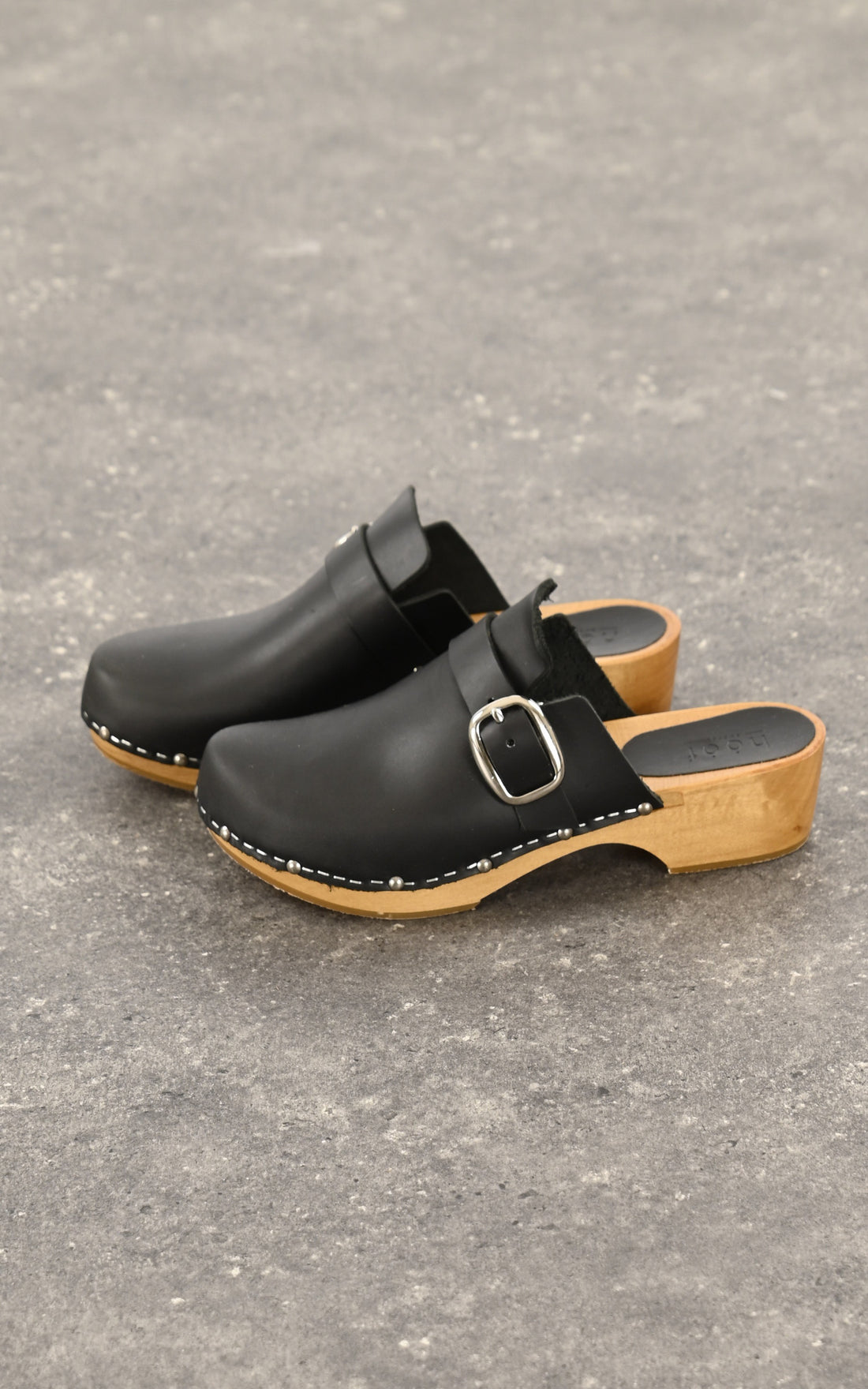 A &quot;CONSTANCE&quot; Noir Hoof sabots Femme closed photo