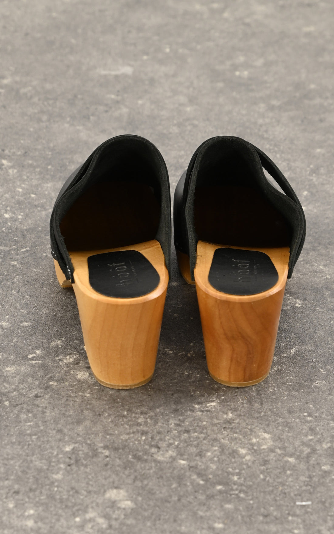 A &quot;EGLANTINE SANS CLOUS&quot; Noir Hoof sabots Femme closed photo