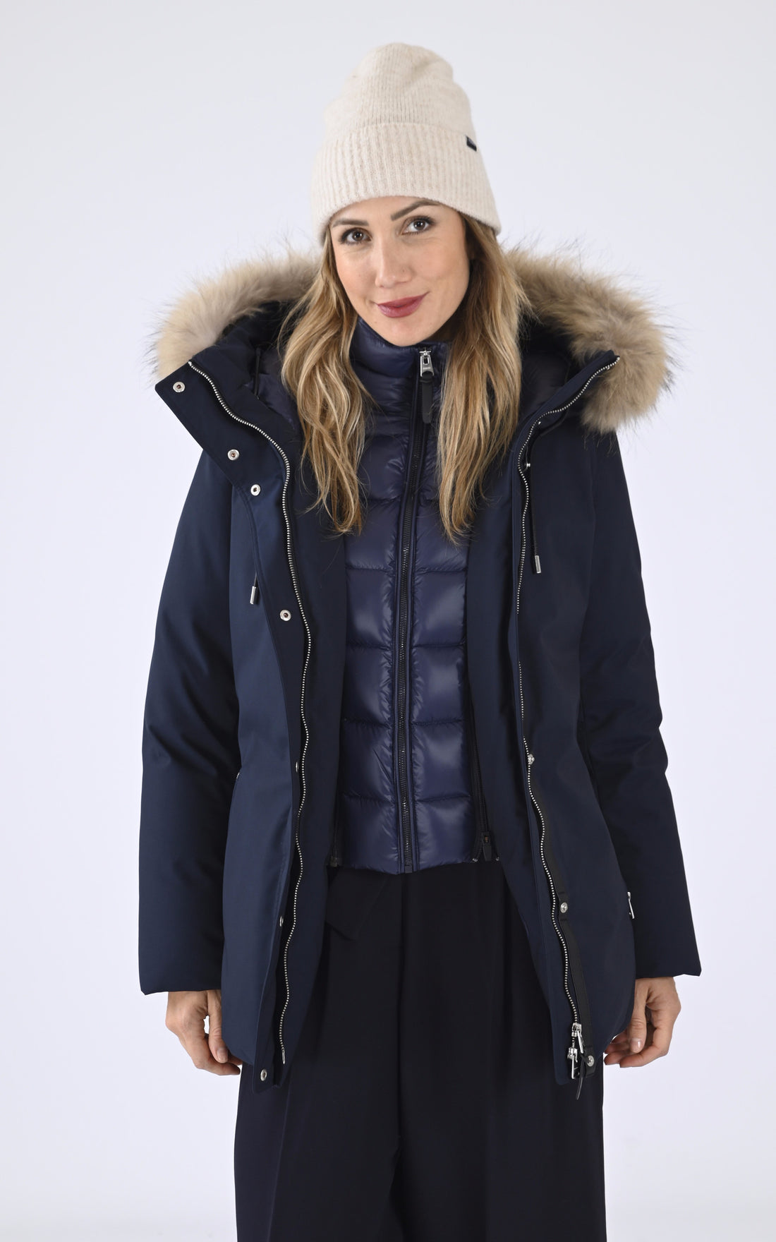 A &quot;JENI-FZ&quot; Bleu Marine Mackage Ves Doudoune Femme opened photo