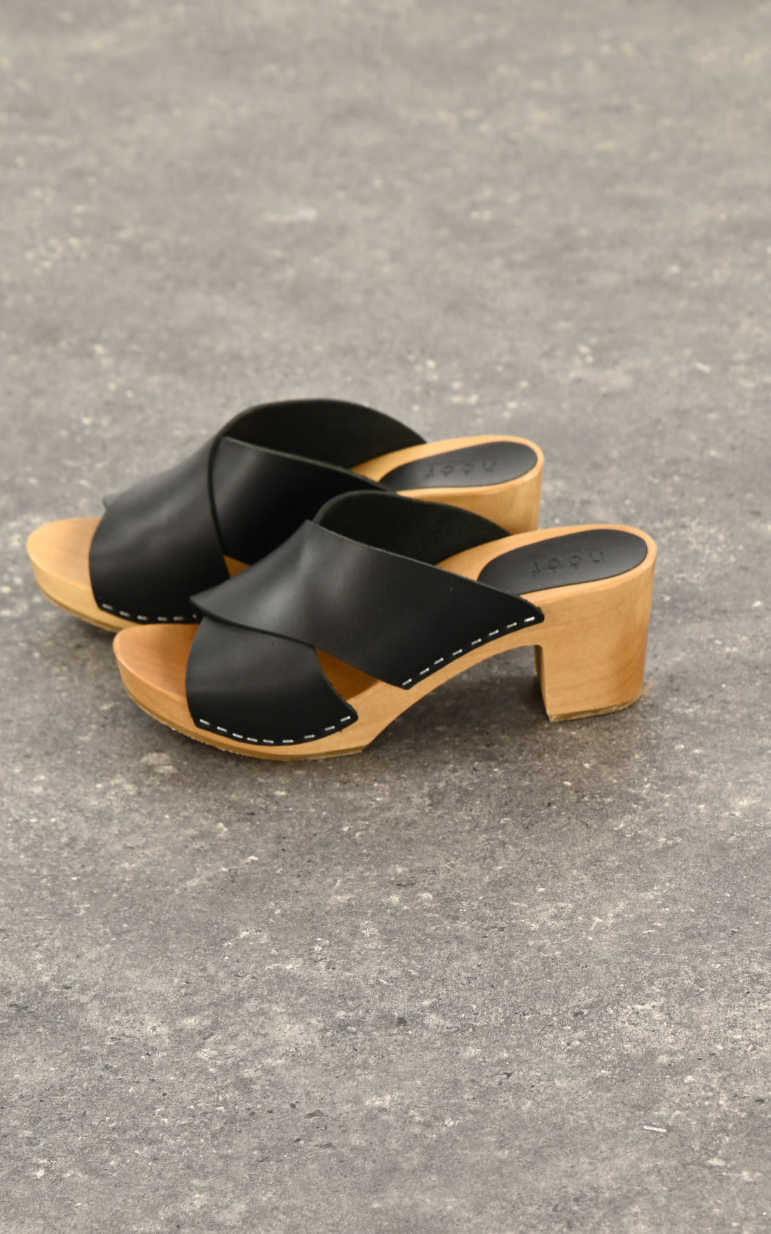 A &quot;ARLINE&quot; Noir Hoof sabots Femme closed photo