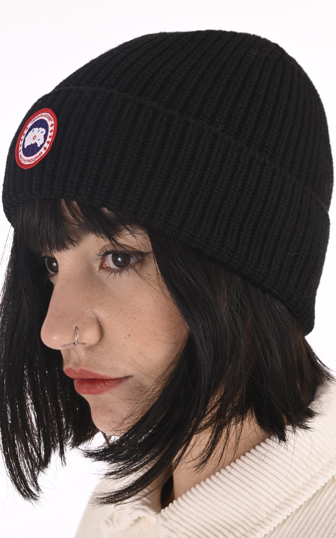 A &quot;ARTIC DISC RIB TOQUE 5026M&quot; Noir Canada Goose Bonnet Femme opened photo