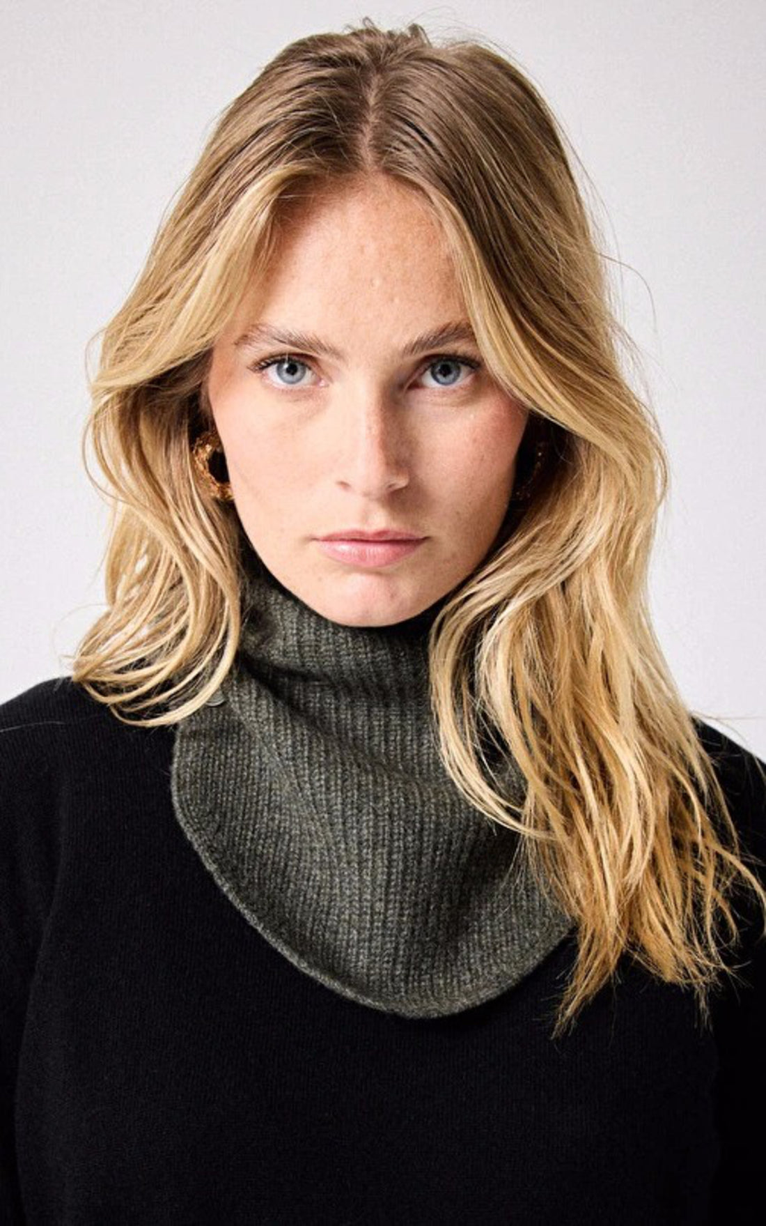 A &quot;BAYA 4501037C&quot; Kaki Notshy Col Femme opened photo