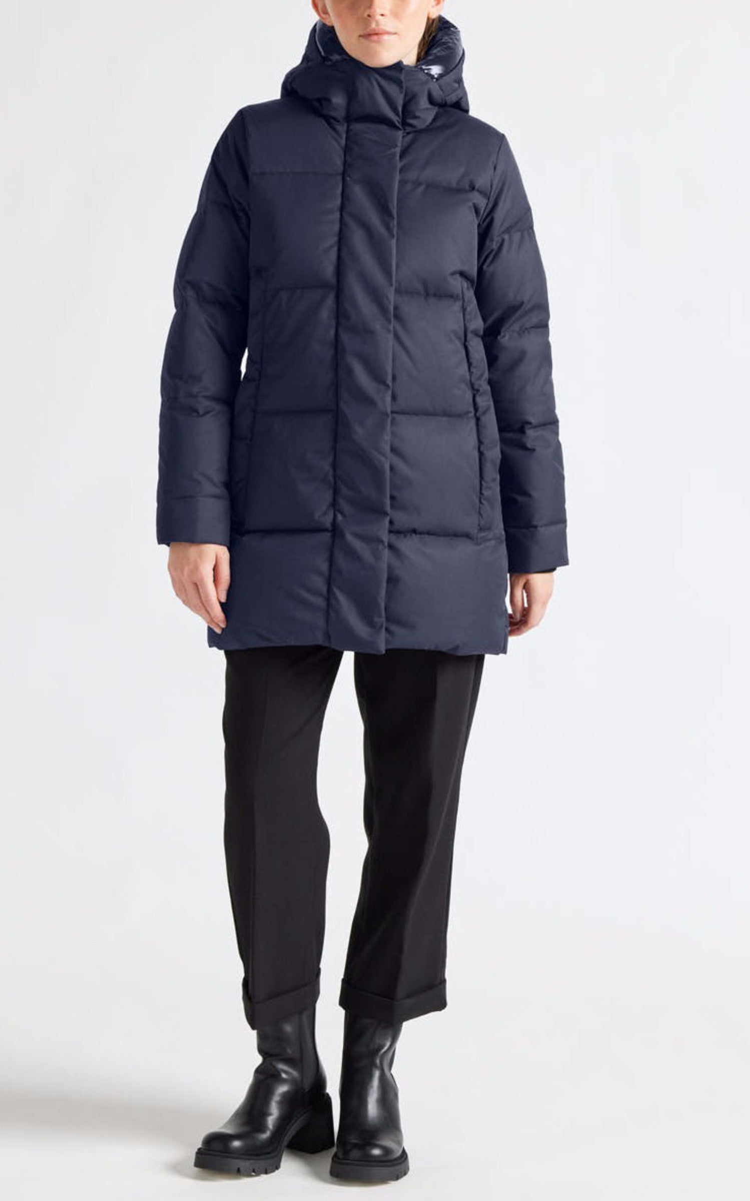 A &quot;PHENIX 2 F&quot; Bleu Marine Pyrenex 3/4 Doudoune Femme closed photo