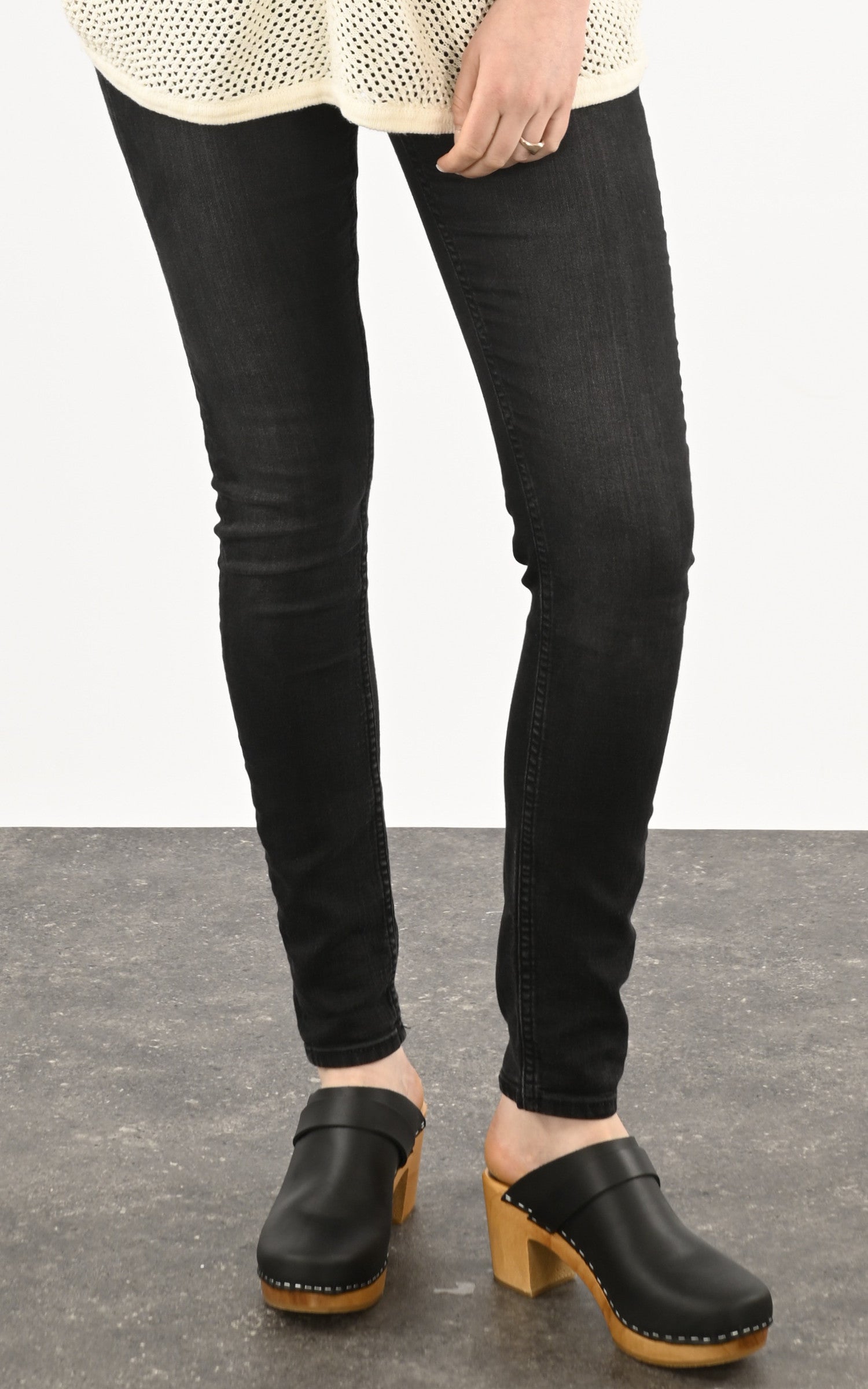 A &quot;EGLANTINE SANS CLOUS&quot; Noir Hoof sabots Femme closed photo 1