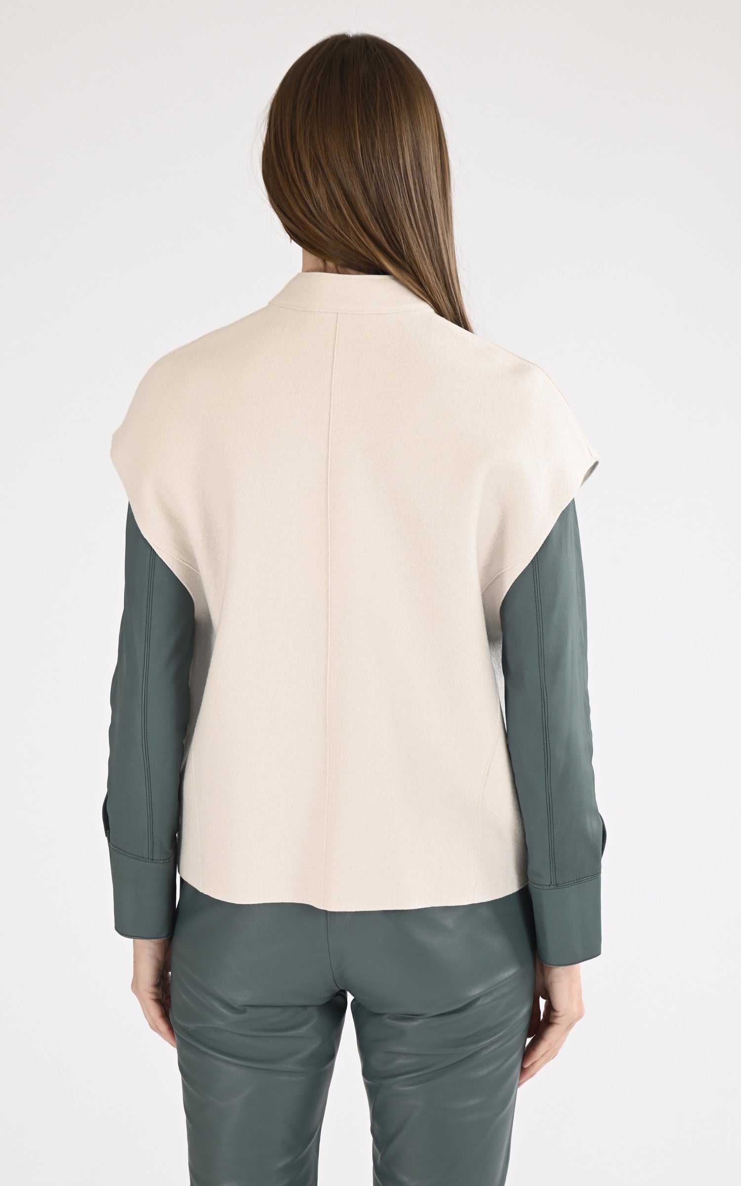 A &quot;ZELIE 65066&quot; Beige Oakwood Gilet Femme back photo