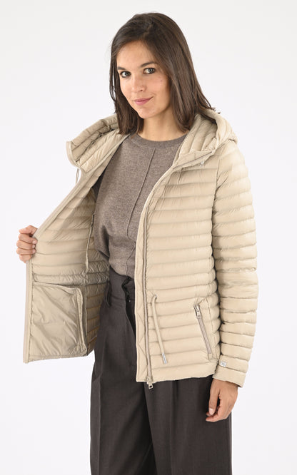 A &quot;AYLEEN&quot; Beige Soia &amp; Kyo Doudoune Femme interior photo