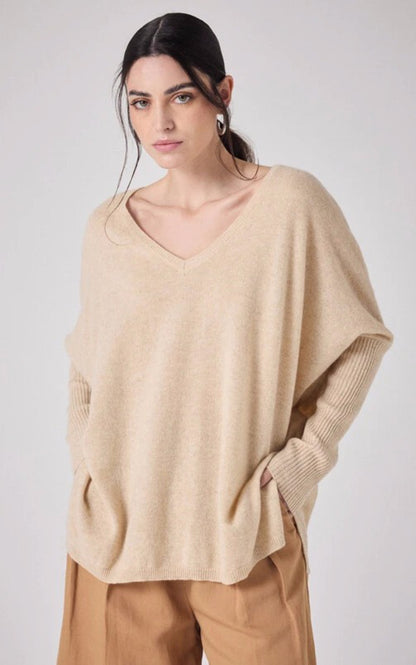 A &quot;FAUSTINE 4604001C&quot; Beige Notshy pull_poncho Femme opened photo