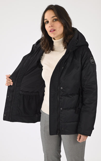 A &quot;MACKENNA 3852WB&quot; Noir Canada Goose Ves Doudoune Femme interior photo