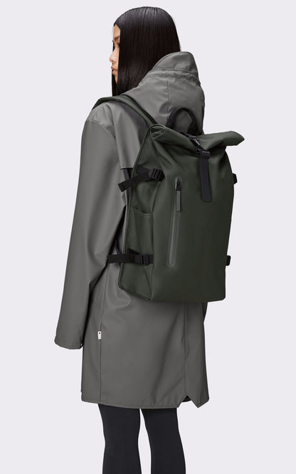 A &quot;14590 ROLLTOP RUCKSACK LARGE&quot; Vert Rains Sac A Dos Mixte closed photo