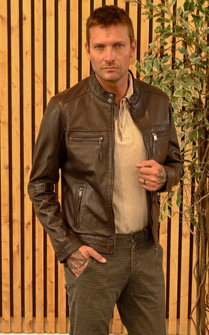 A &quot;MUMBAI&quot; Chocolat La Canadienne Blouson Homme opened photo