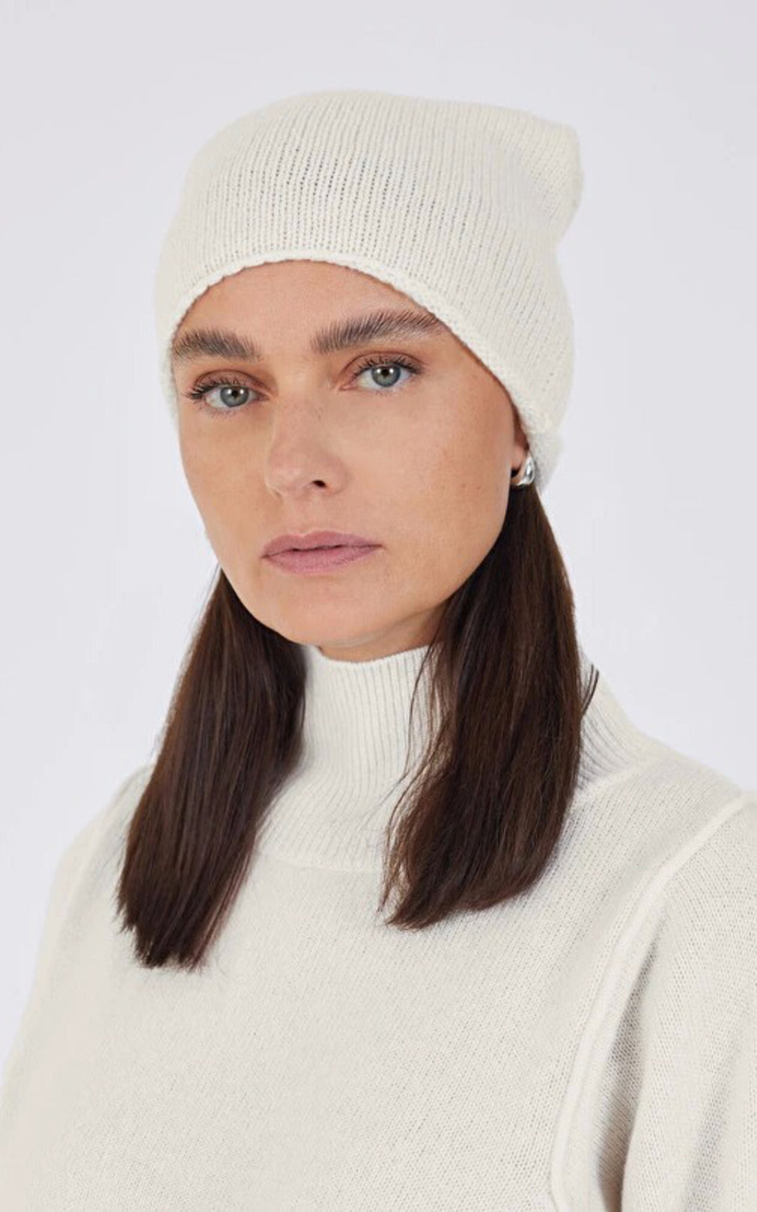 A &quot;INES 4501029C&quot; Beige Notshy Bonnet Femme opened photo