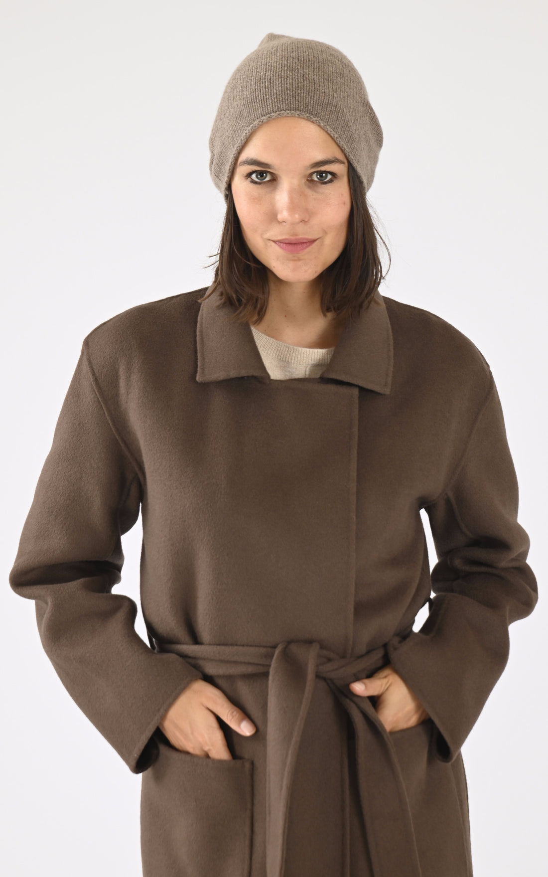 A &quot;INES 4501029C&quot; Taupe Notshy Bonnet Femme opened photo