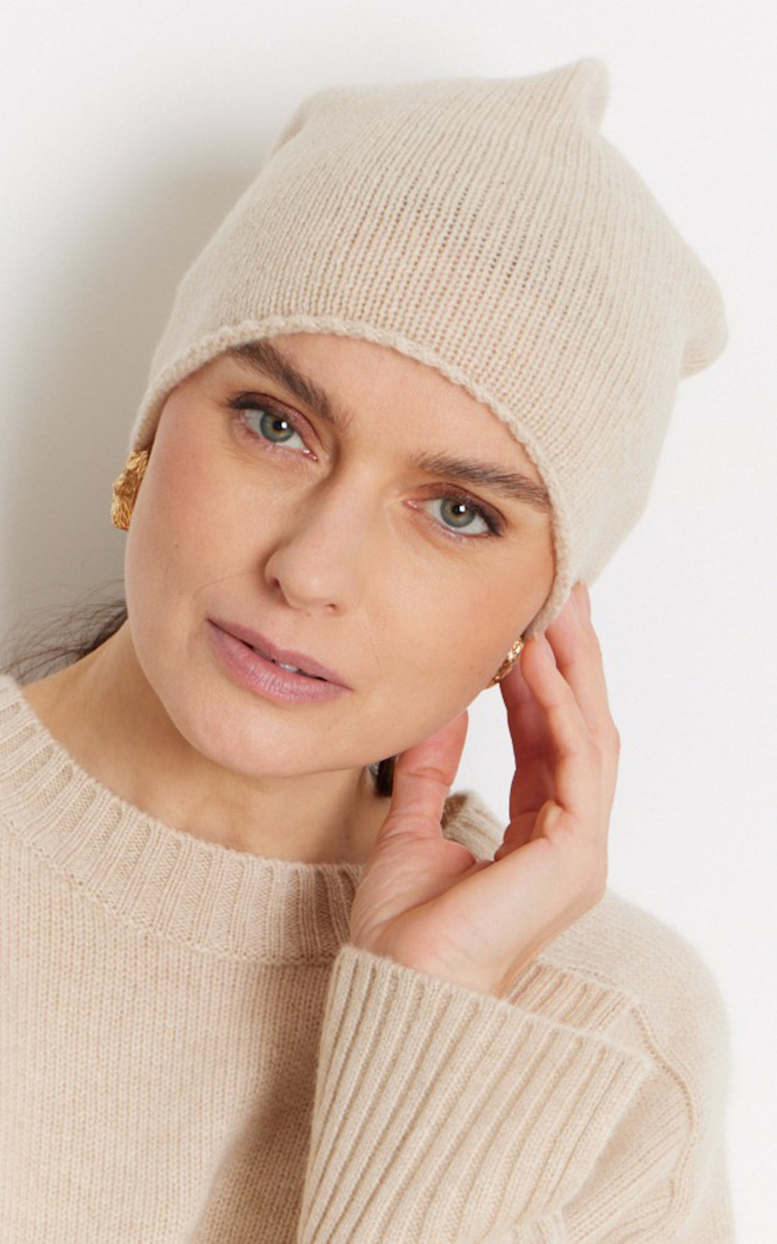 A &quot;INES 4501029C&quot; Beige Notshy Bonnet Femme opened photo