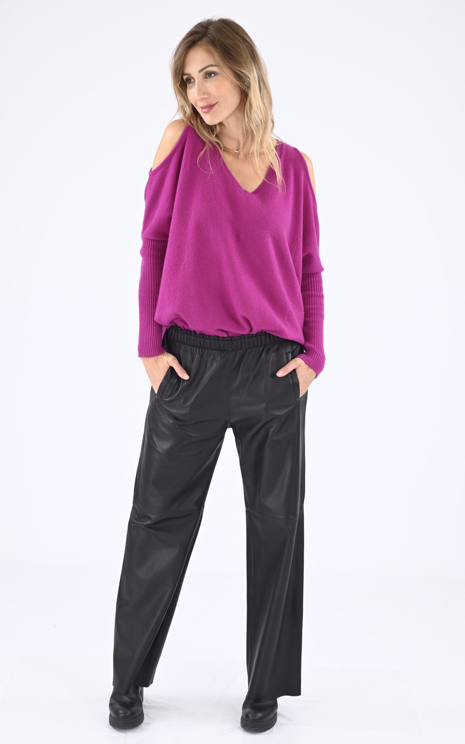 A &quot;URANUS 64599&quot; Noir Oakwood Pantalon Femme opened photo