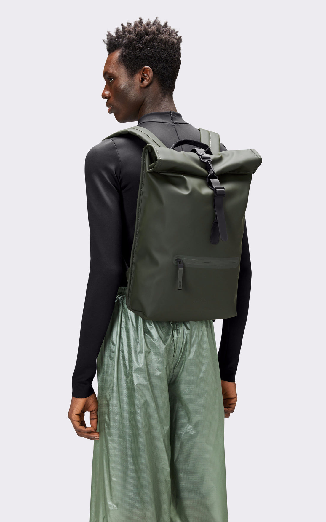 A &quot;13320 ROLLTOP RUCKSACK&quot; Kaki Rains Sac Mixte interior photo