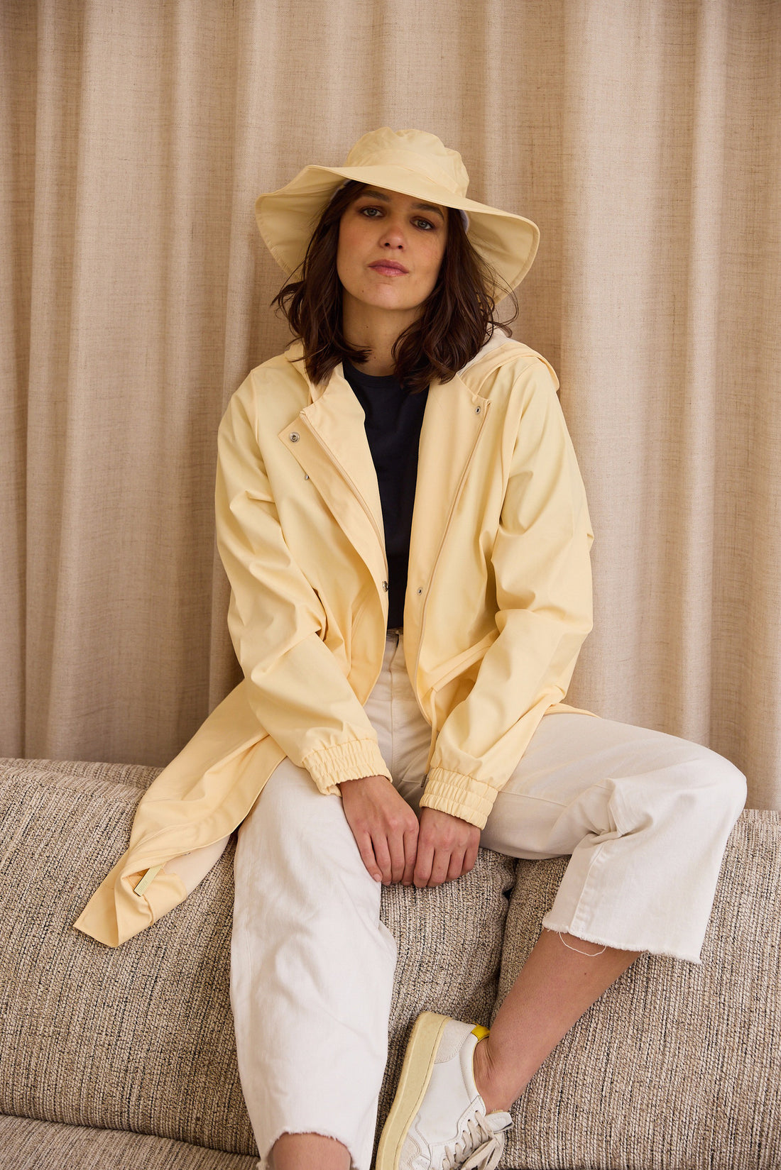 A &quot;18550 STRING PARKA&quot; Jaune Rains 7/8 Femme opened photo
