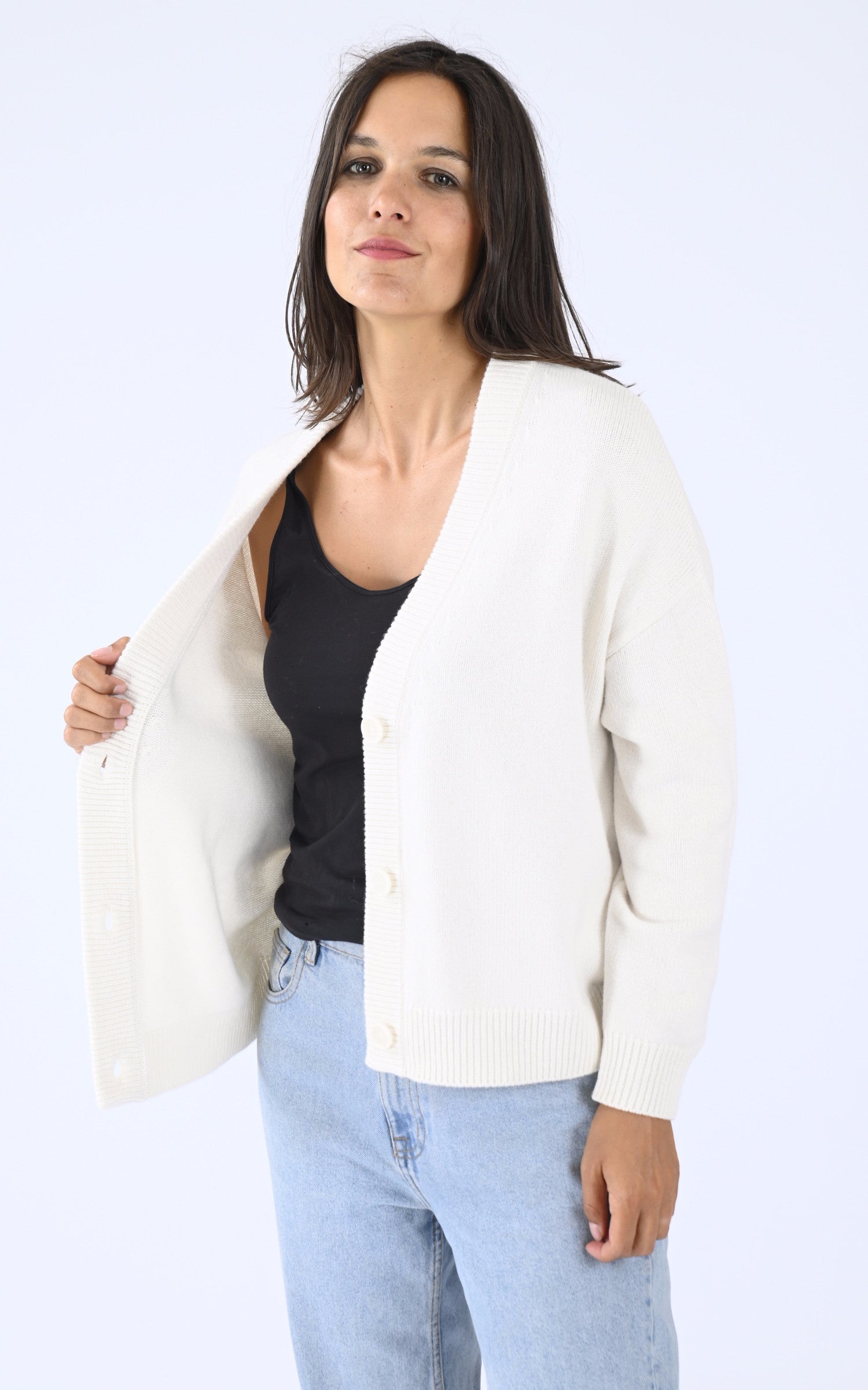 A &quot;GALEN&quot; Ecru Les Tricots de Léa Gilet Femme interior photo