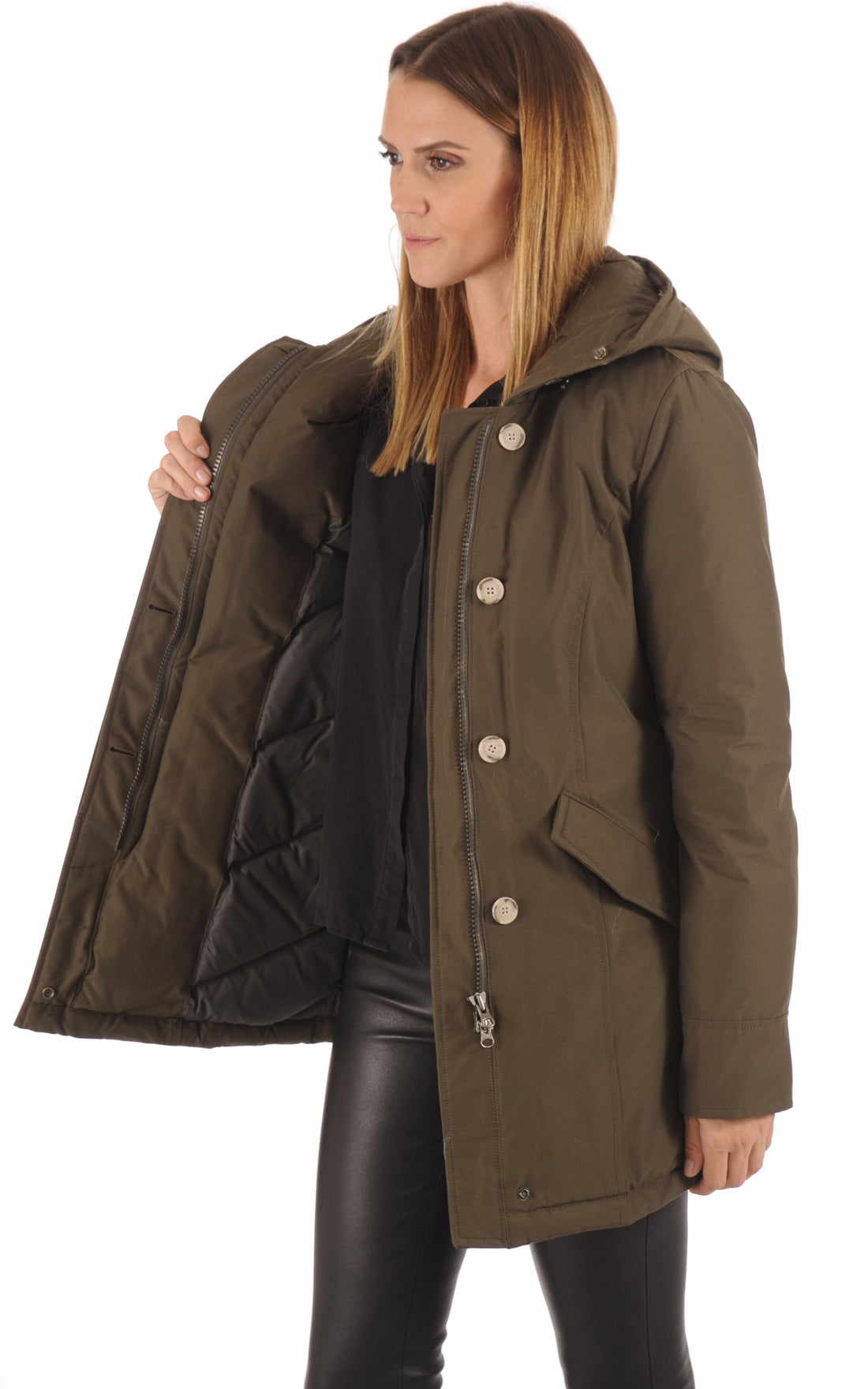 A &quot;ARCTIC PARKA WWOU0538&quot; Kaki Woolrich 3/4 Parka Femme closed photo