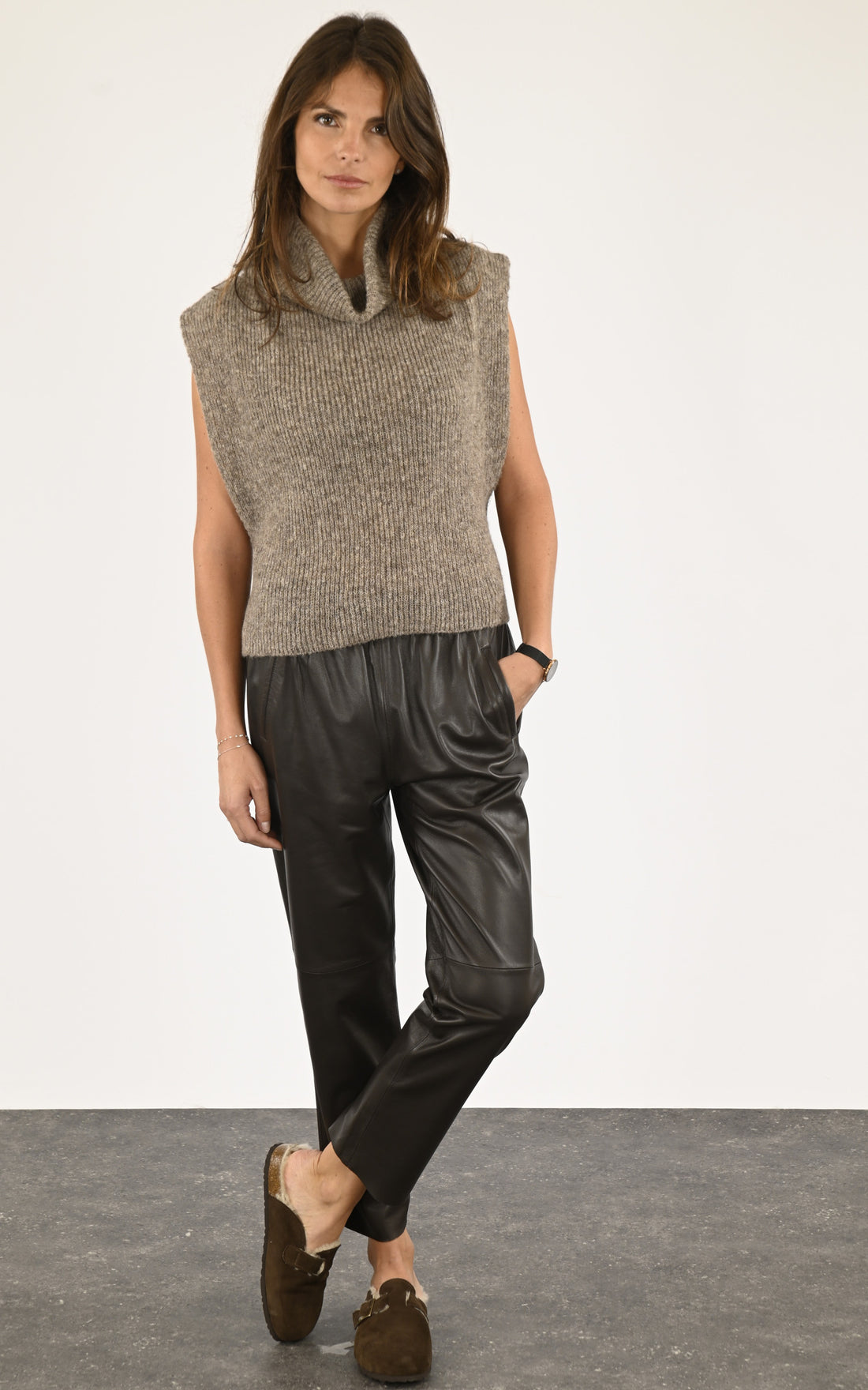 A &quot;11.32.40&quot; Marron La Canadienne sandales Mixte details photo