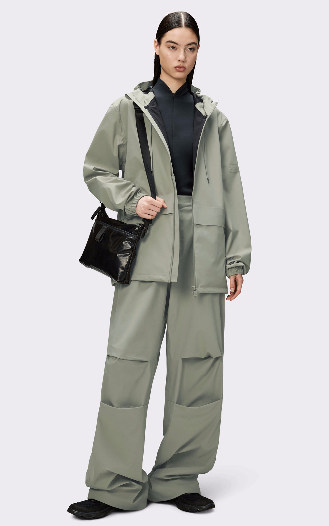 A &quot;12420 SUVA HARDSHELL POCKET&quot; Kaki Rains Veste Mixte closed photo