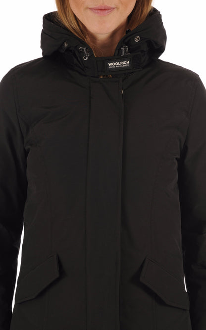 A &quot;ARCTIC PARKA WWOU0538&quot; Noir Woolrich 3/4 Parka Femme details photo