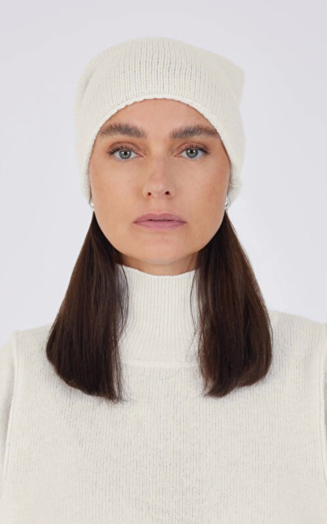A &quot;INES 4501029C&quot; Beige Notshy Bonnet Femme opened photo