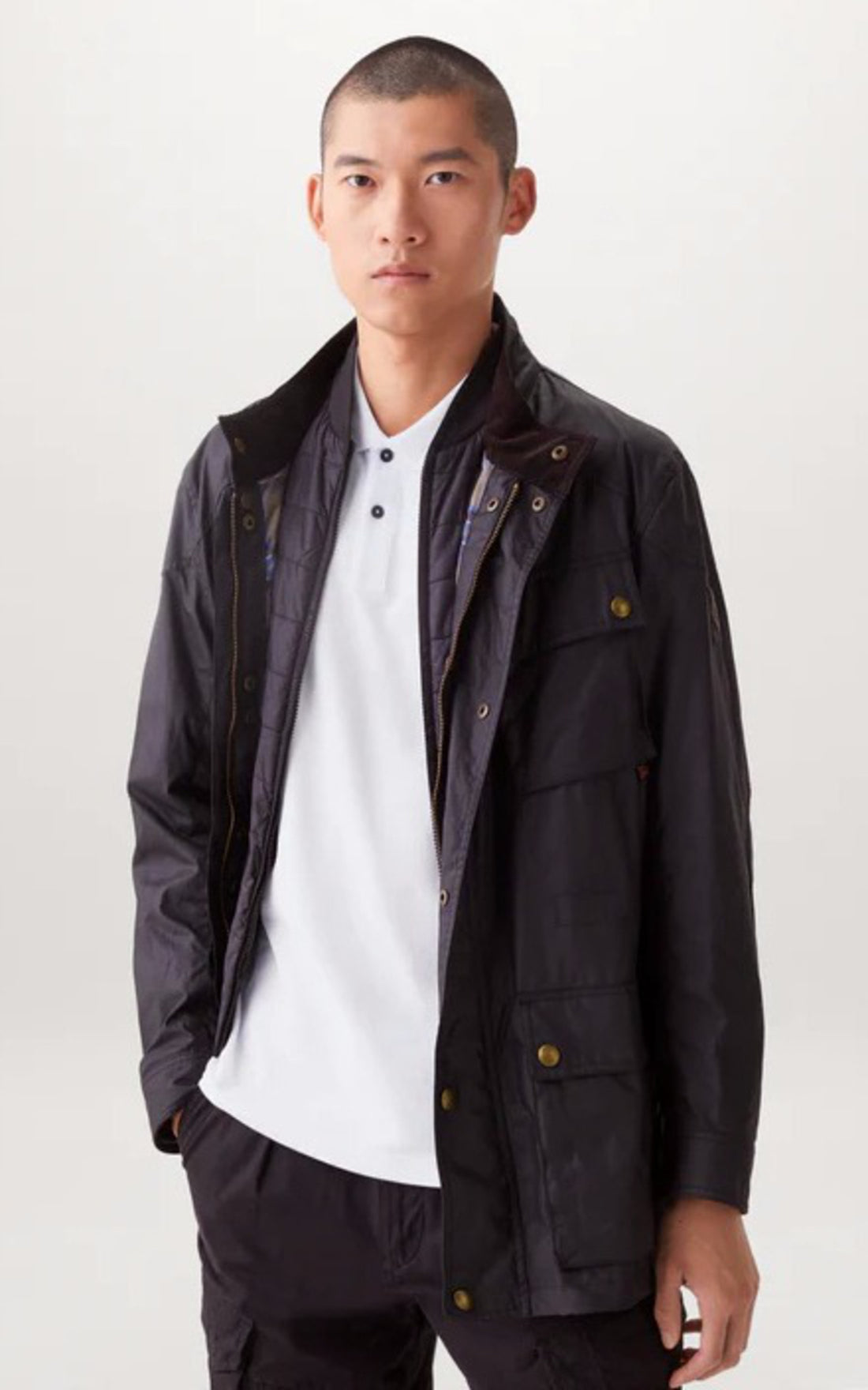 A &quot;BELSTAFF POLO&quot; Blanc Belstaff Polo Homme opened photo