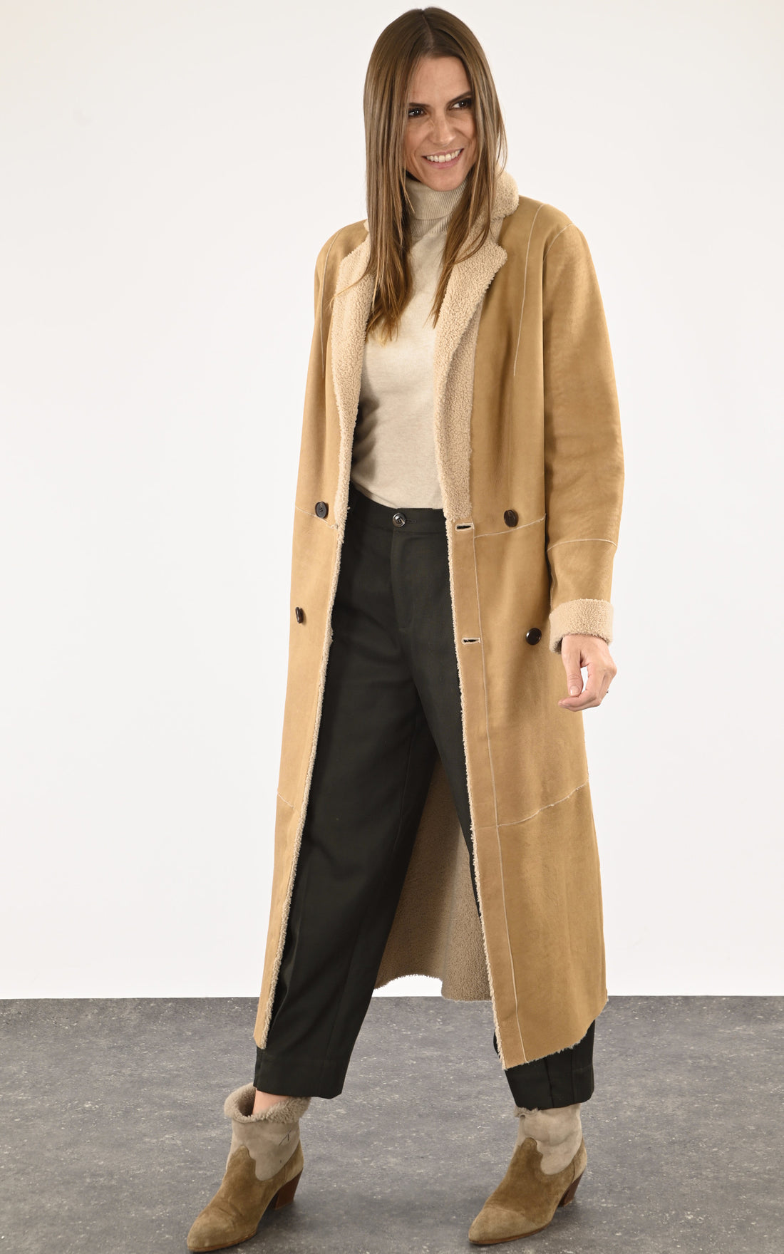 A &quot;ORILLIA&quot; Beige Possery Manteau Femme opened photo