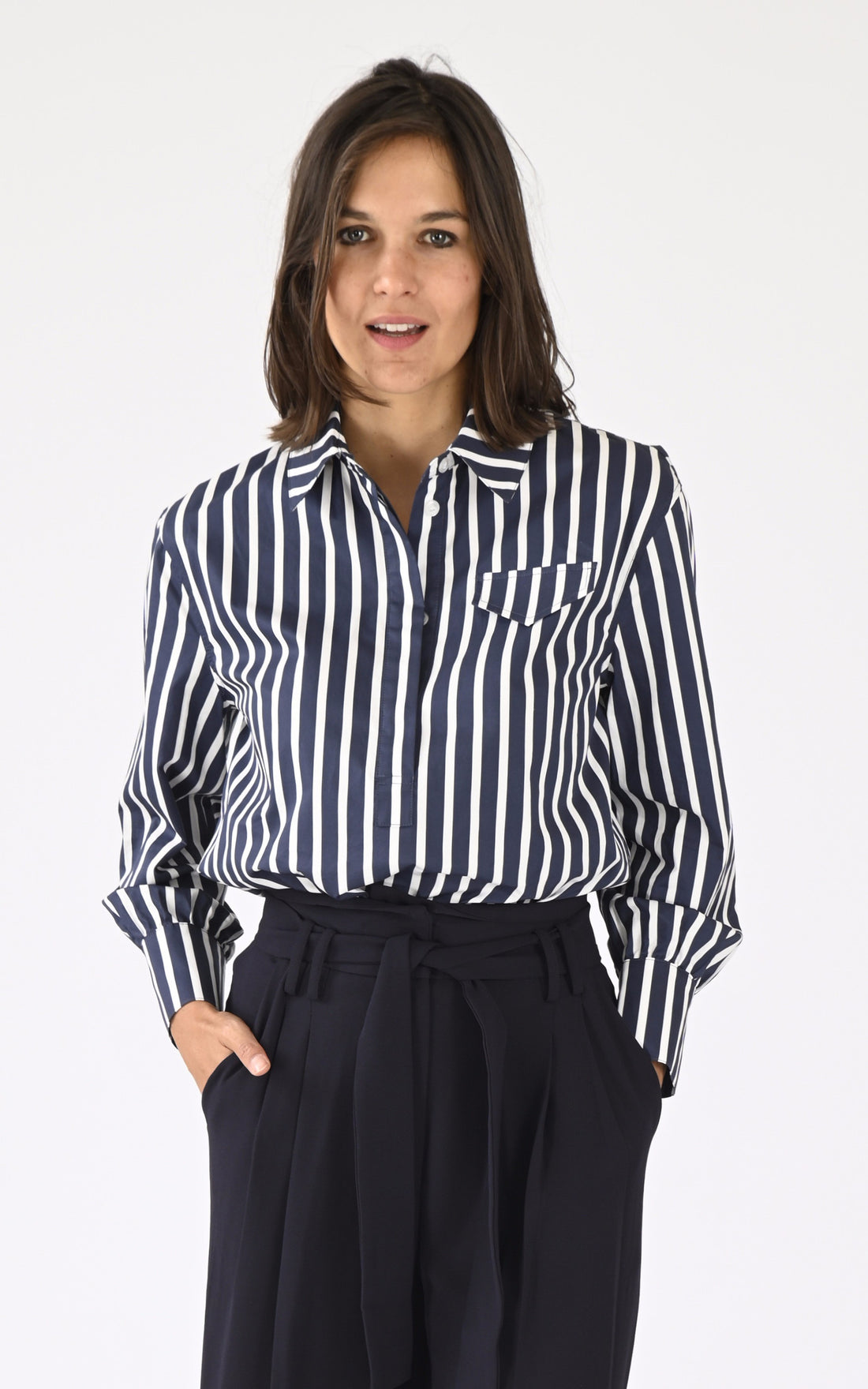 A &quot;TALLULY&quot; Bleu / Blanc Tara Jarmon Top Femme opened photo
