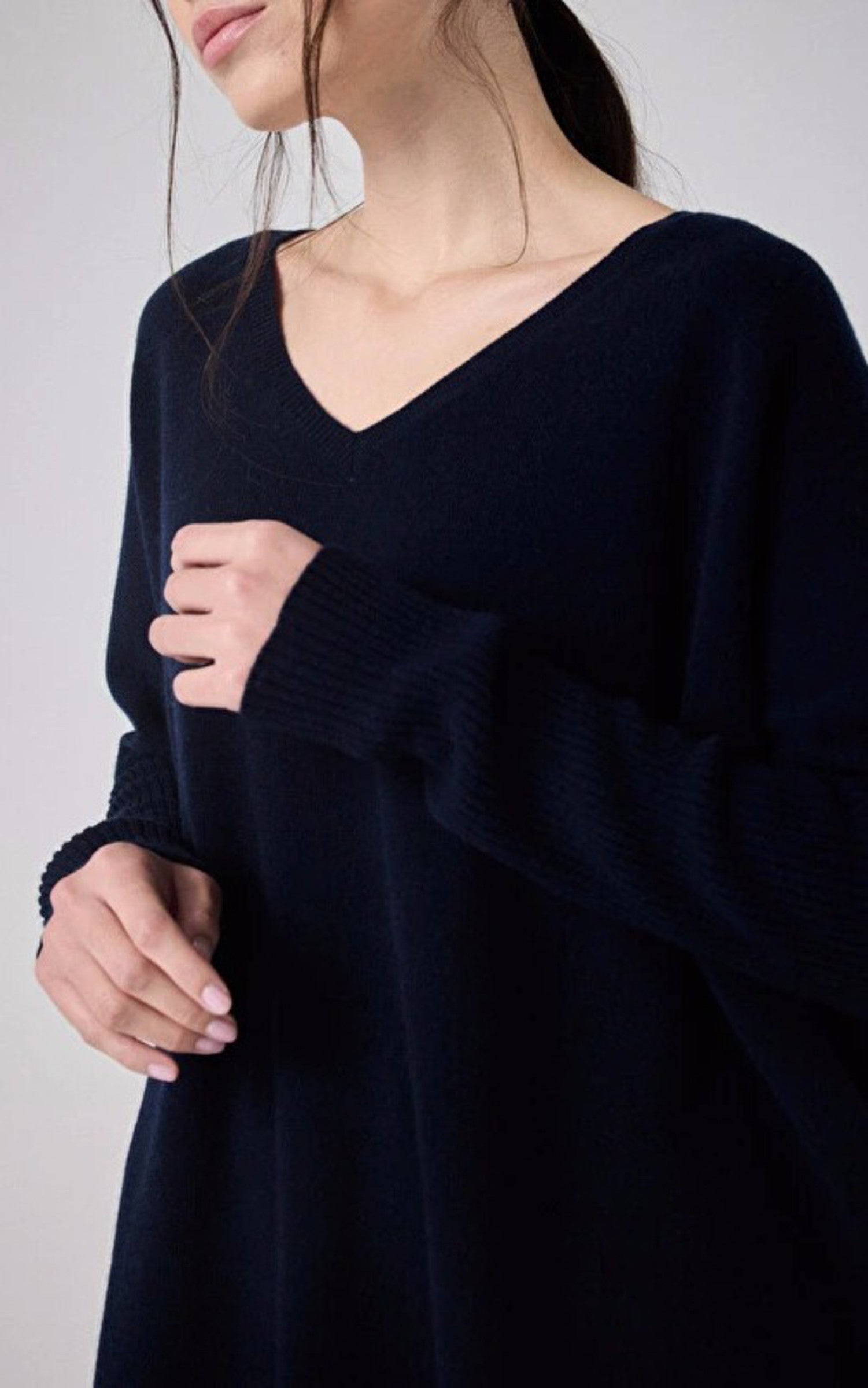 A &quot;FAUSTINE 4604001C&quot; Bleu Notshy pull_poncho Femme details photo