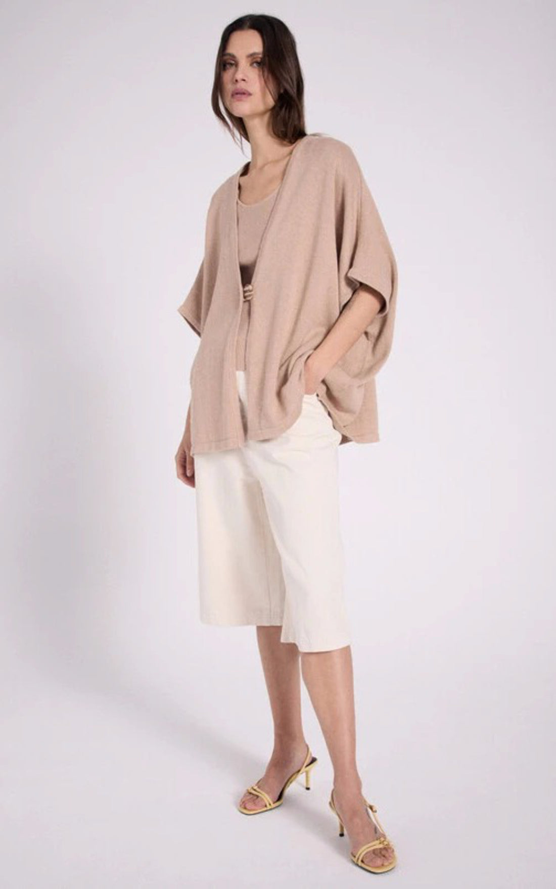 A &quot;SHAE 4603122&quot; Beige Notshy Gilet Femme opened photo