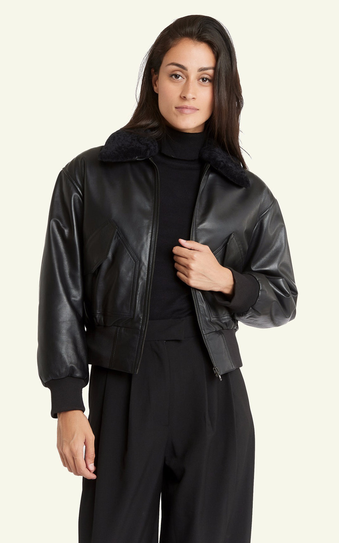 A &quot;DORA&quot; Noir Serge Pariente Blouson Femme opened photo