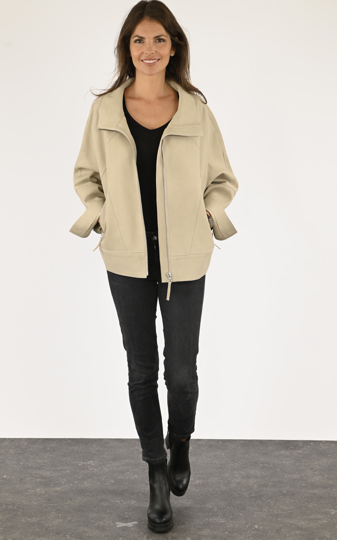 A &quot;1794K&quot; Beige La Canadienne Blouson Femme opened photo