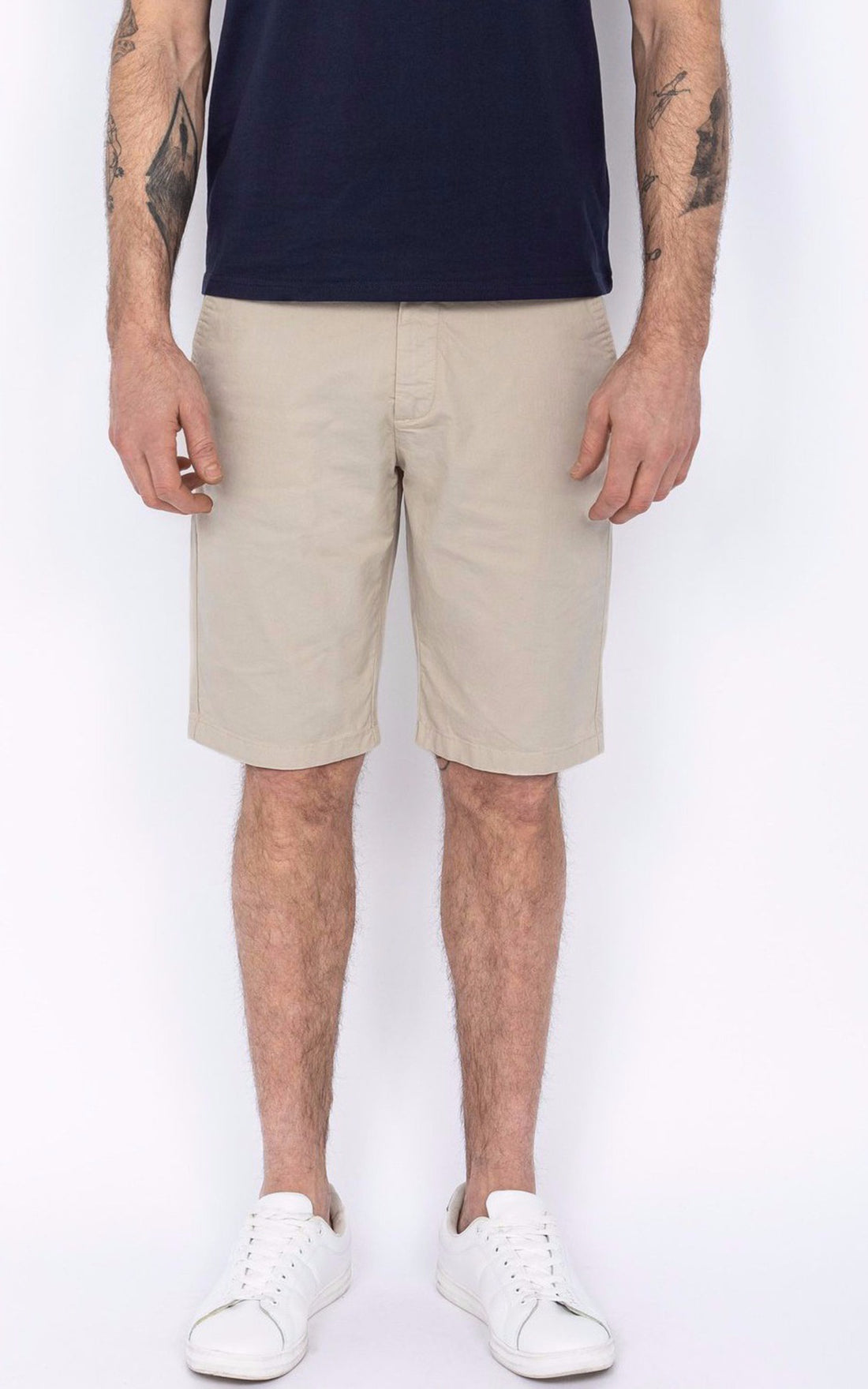 A &quot;TRJO30&quot; Beige Schott Bermuda Homme opened photo