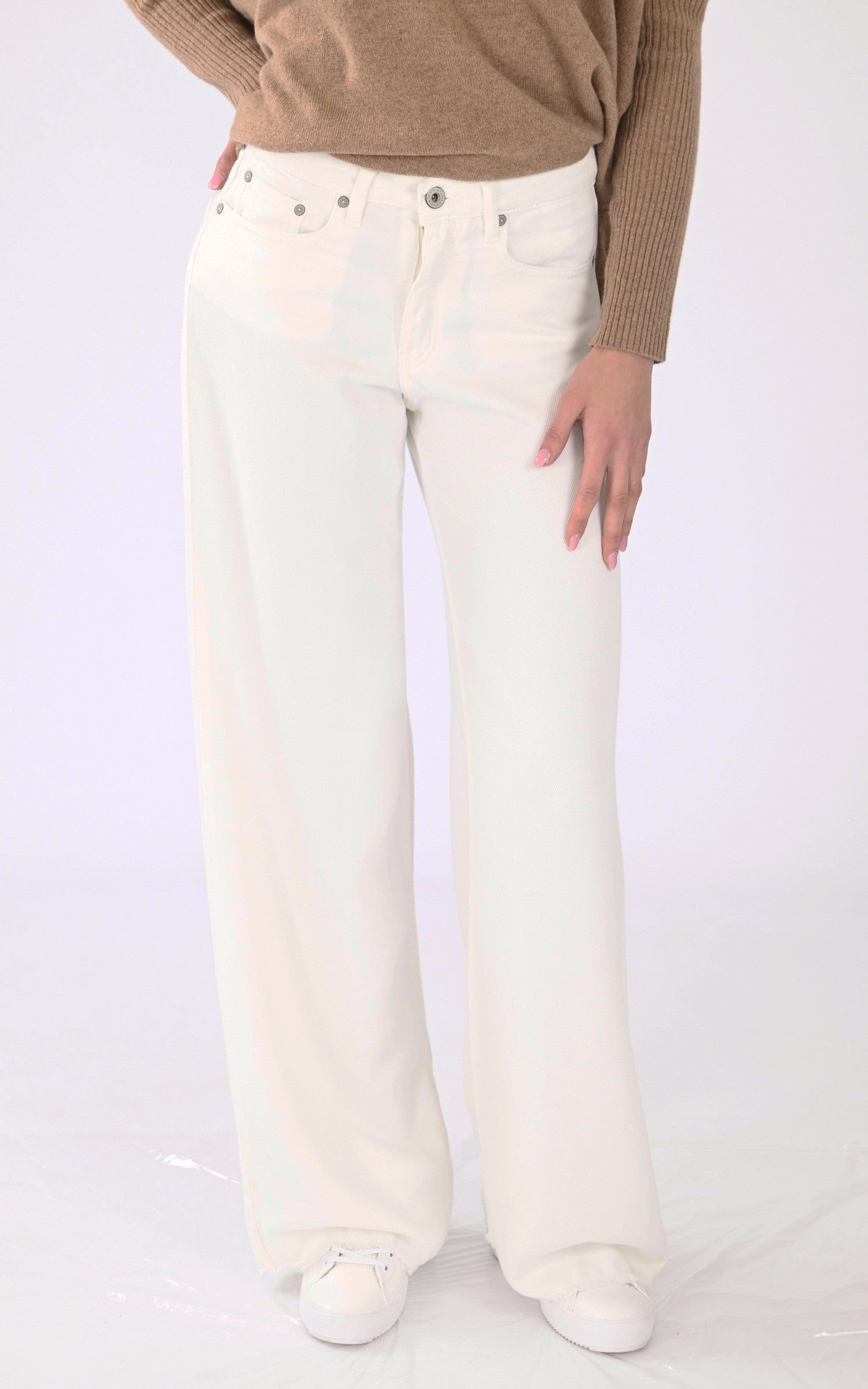 A &quot;JUDE&quot; Ecru Denim Studio Pantalon Femme opened photo