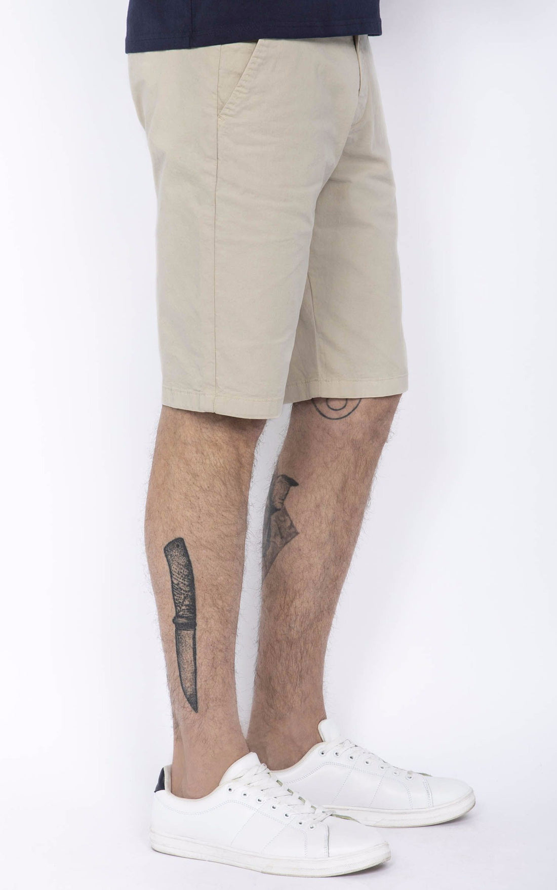 A &quot;TRJO30&quot; Beige Schott Bermuda Homme opened photo