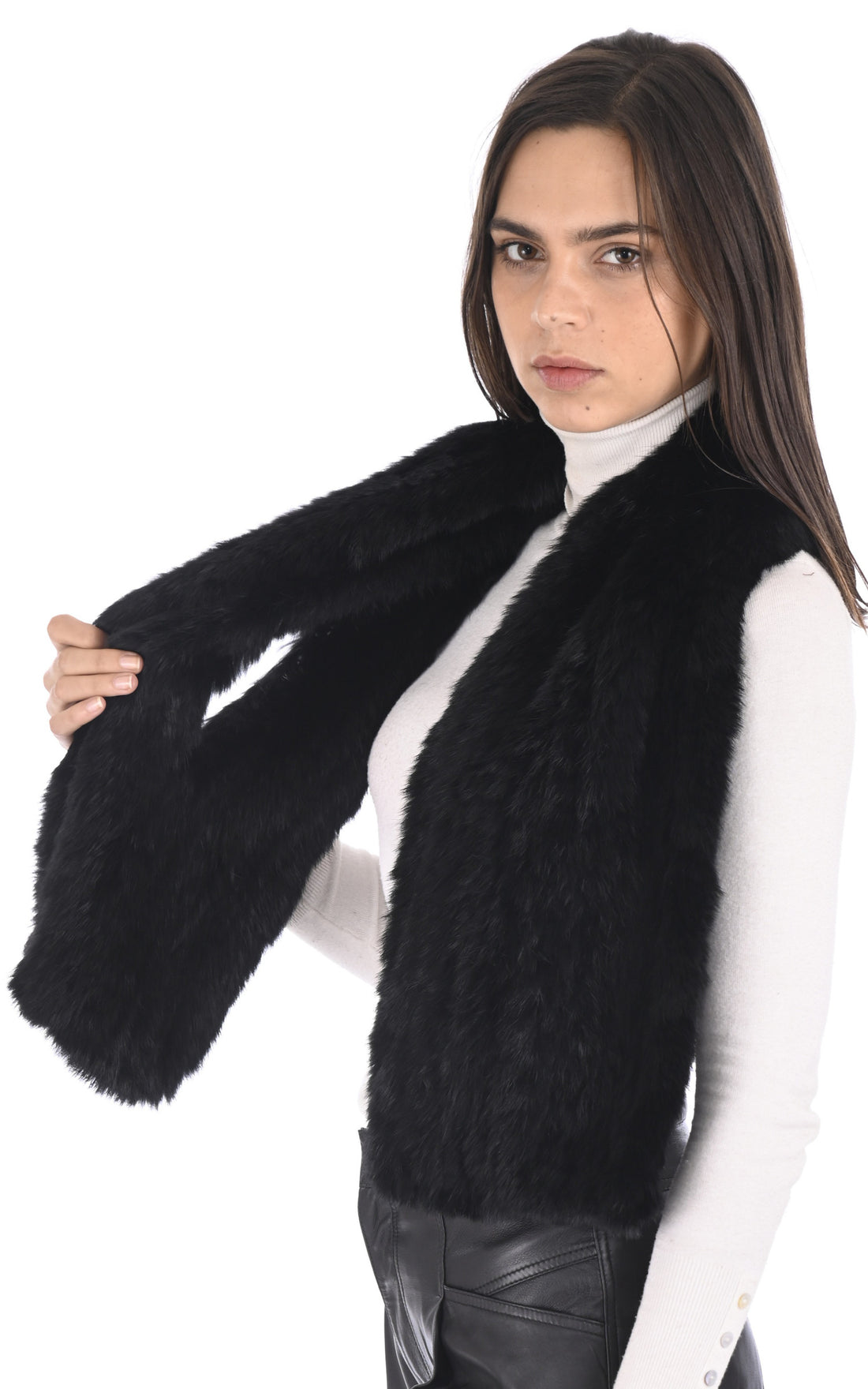 A &quot;SCARF&quot; Noir La Canadienne Echarpe Femme opened photo