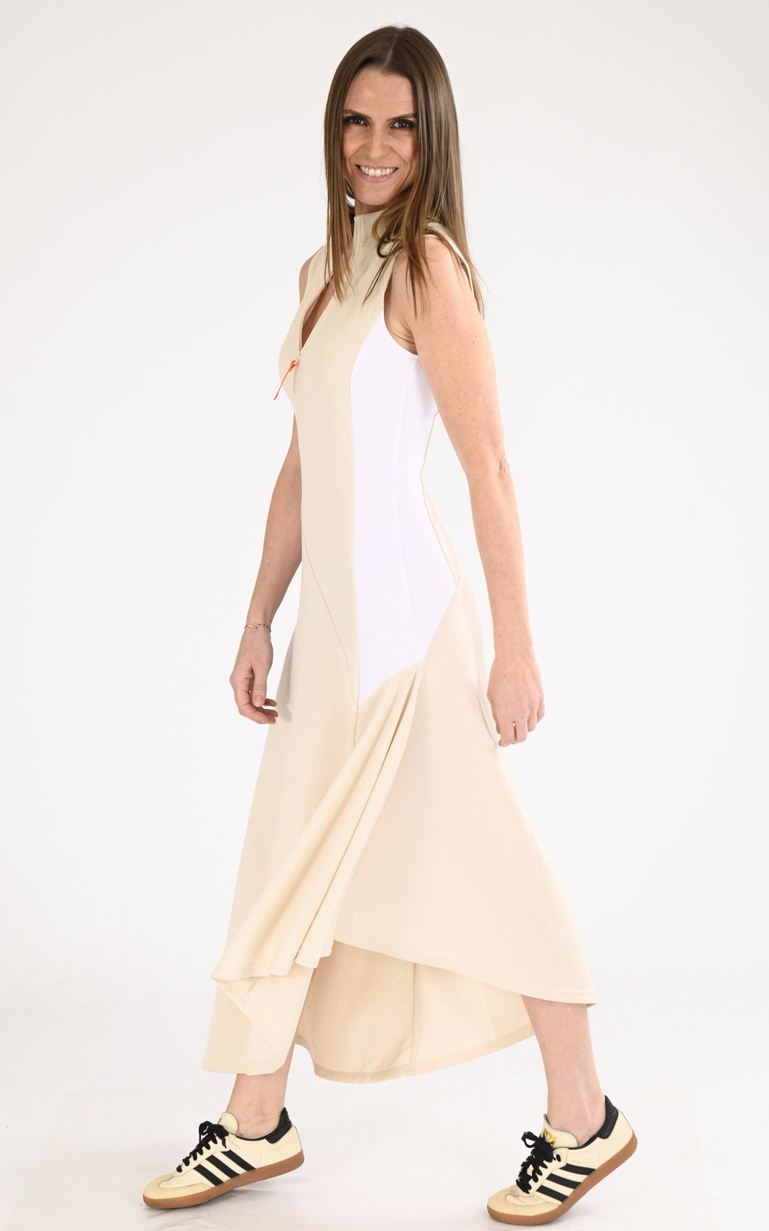 A &quot;FANELIE&quot; Beige Gertrude Robe Femme opened photo