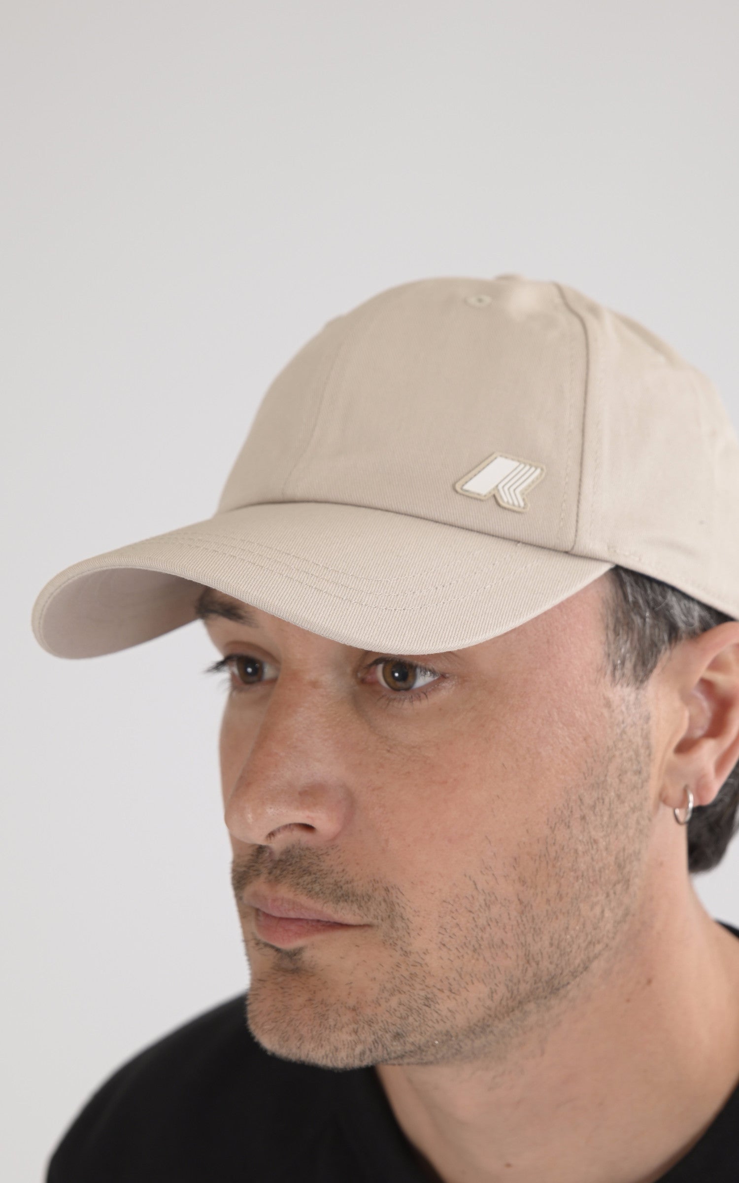 A &quot;ROB K51462W&quot; Beige K-Way Casquette Mixte details photo