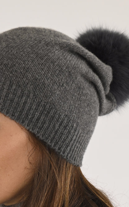 A &quot;540/32&quot; Gris Lea Clement Bonnet Femme details photo