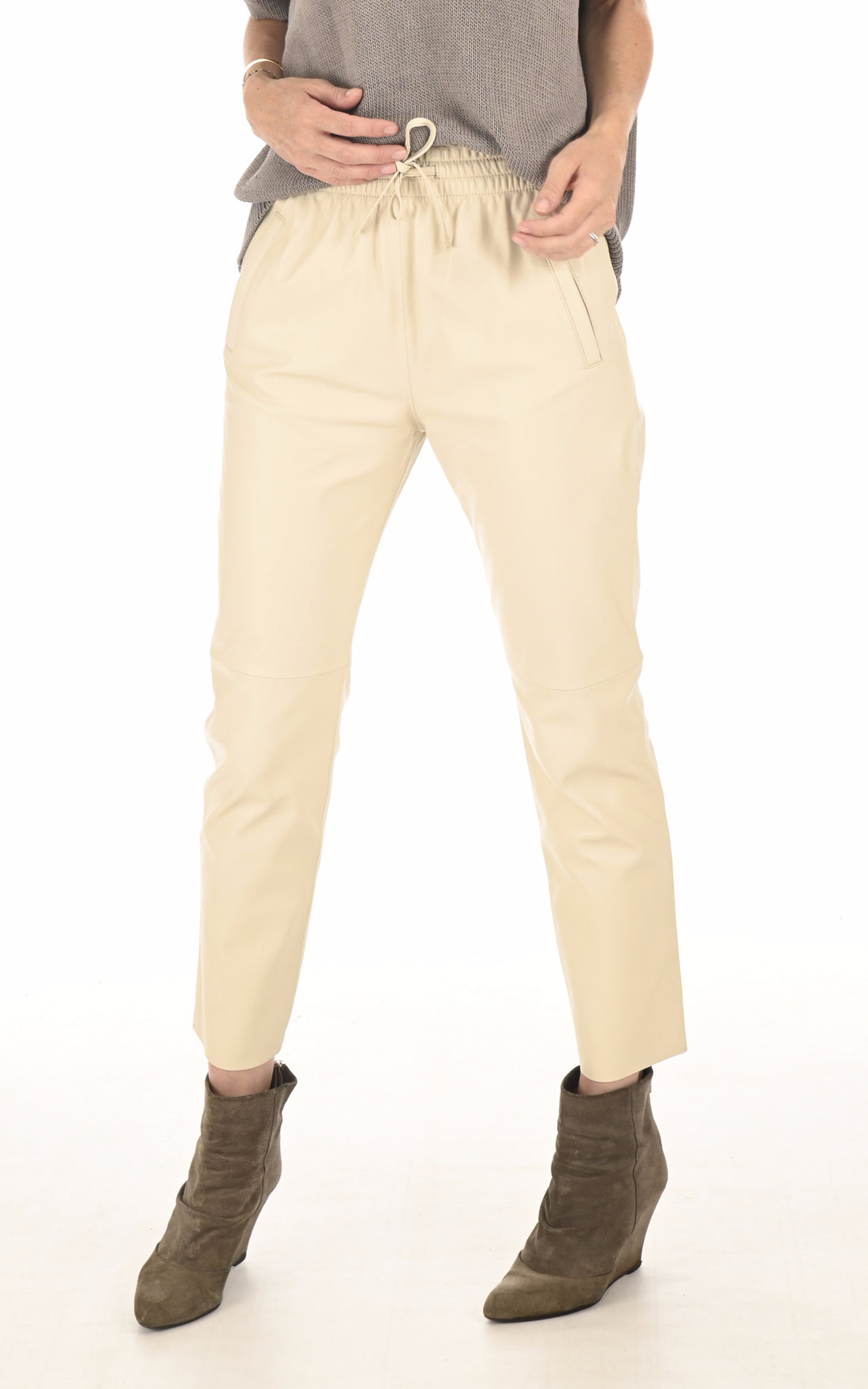 A &quot;GIFT 63641&quot; Beige Oakwood Pantalon Femme closed photo