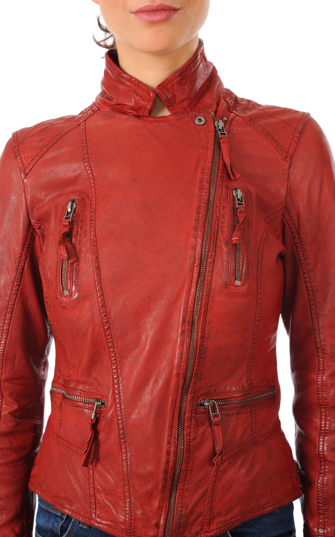 A &quot;CAMERA&quot; Rouge Oakwood Perfecto Femme closed photo