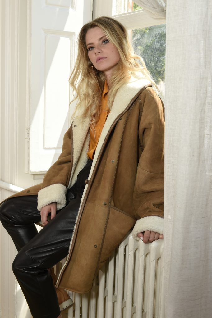 manteau en cuir retourné femme